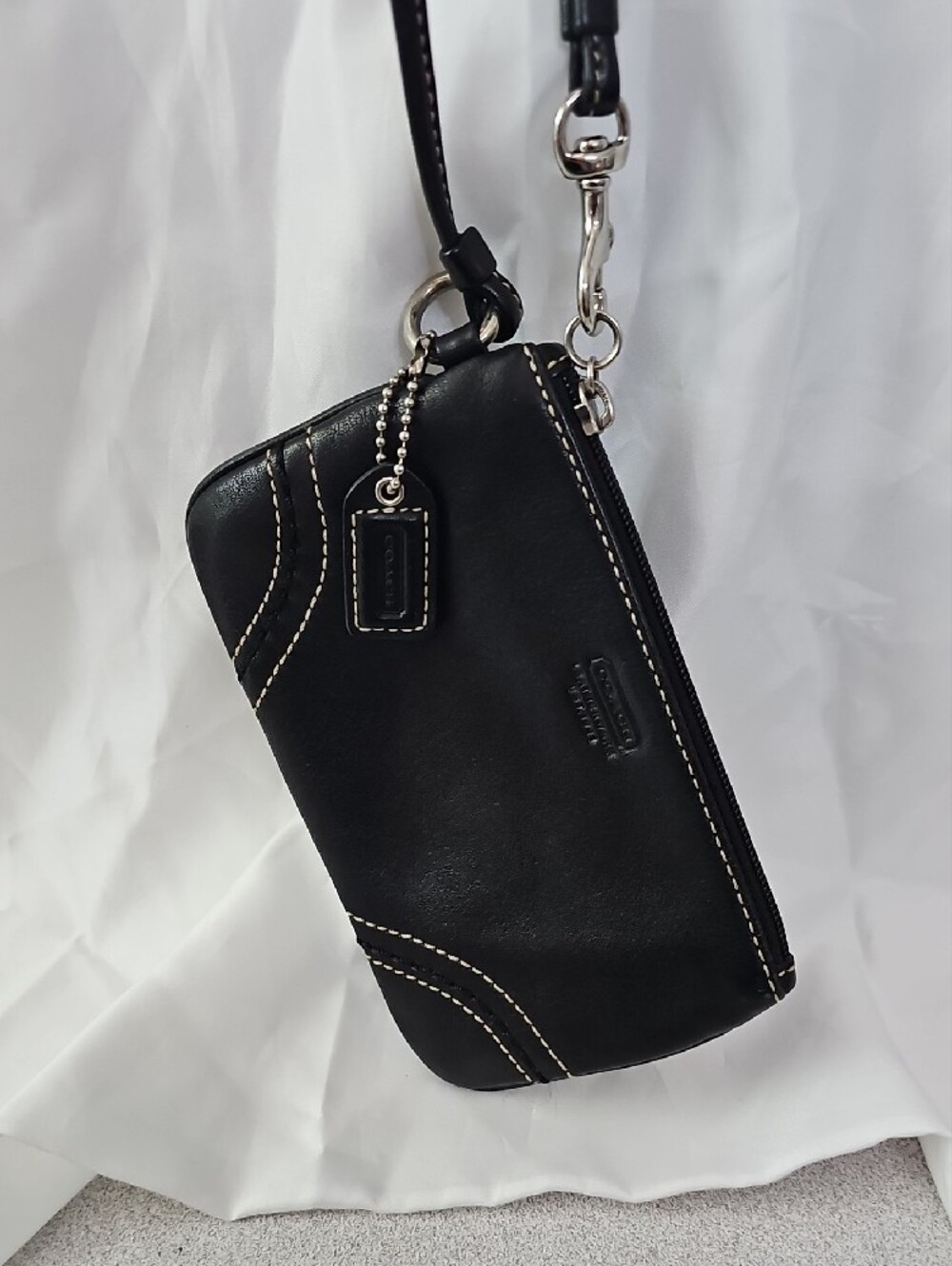 Coach Black Leather Wristlet with White Contrast Stitching - Picture 6 of 9